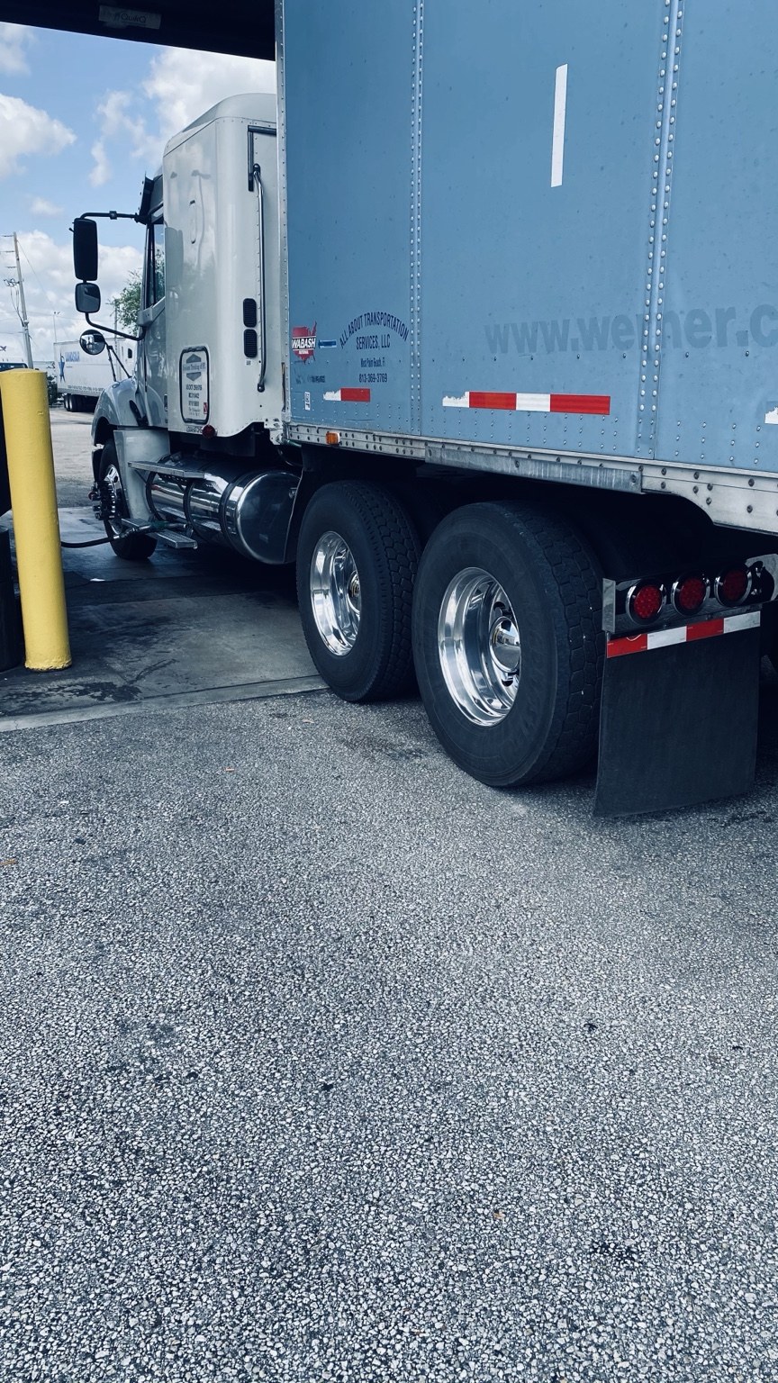 Constant Trucking operation photo — Dry van Fuelstop