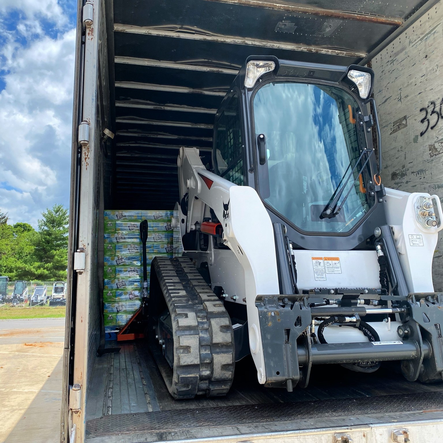 Constant Trucking operation photo — Skidsteer Load