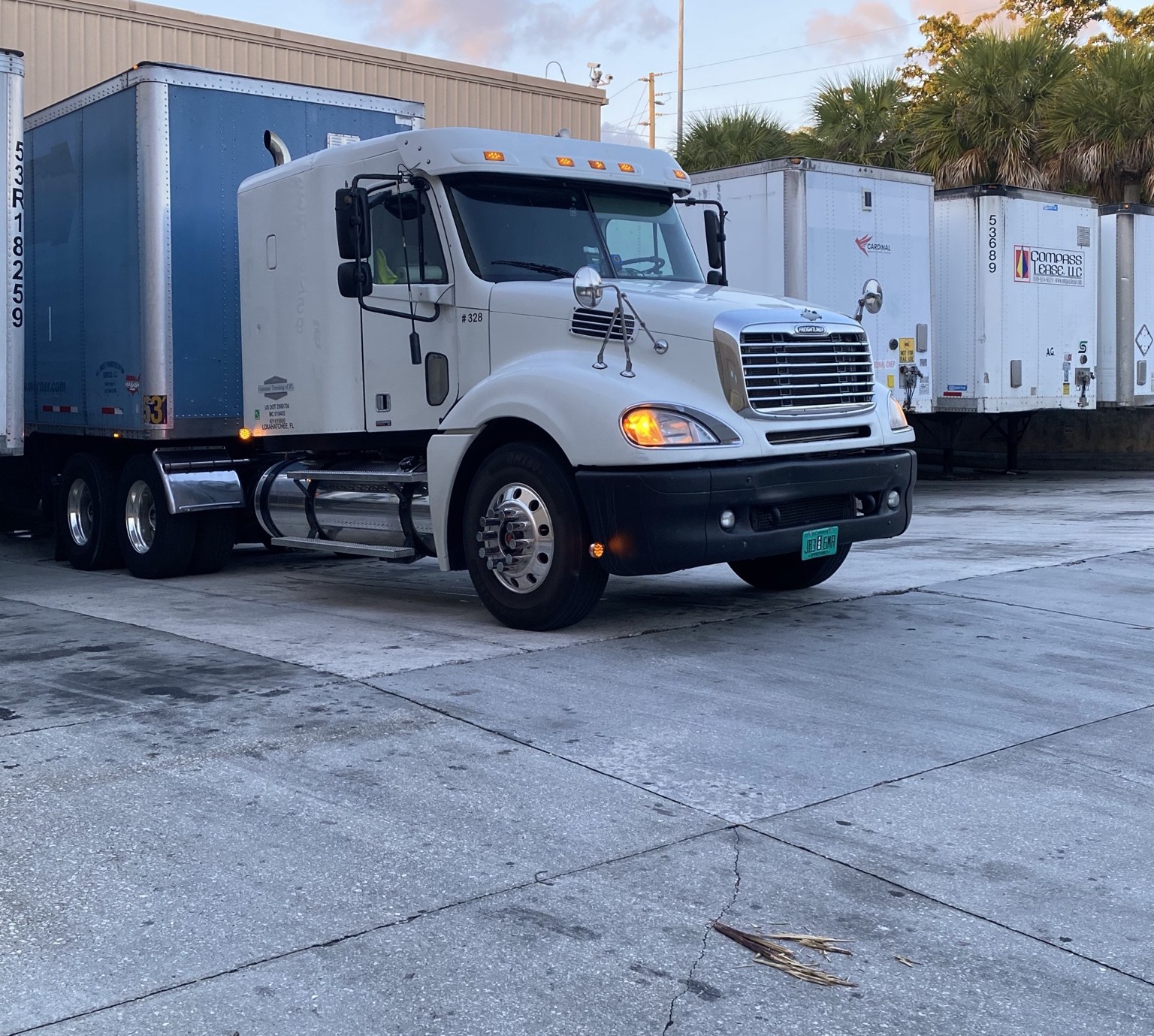 Constant Trucking operation photo — White Truck Dry van